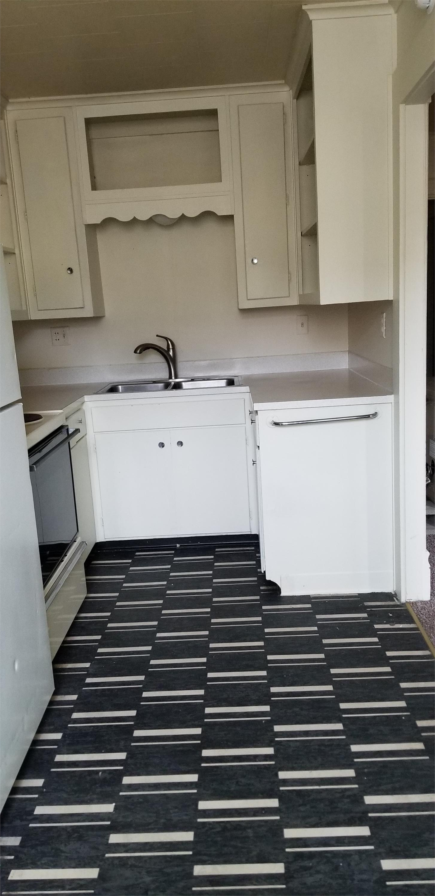 125 W. James St. - 1